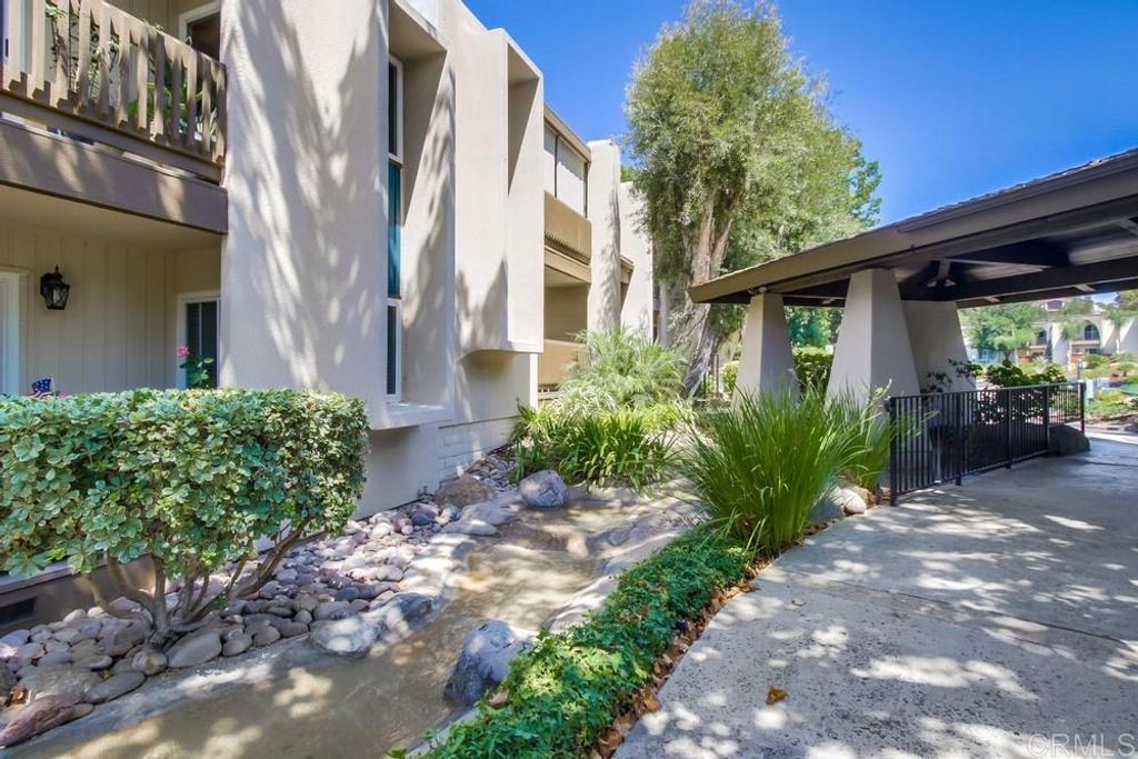 listing image 130725793854578303697