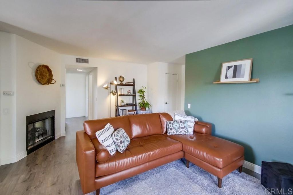 listing image 130726663251212957069