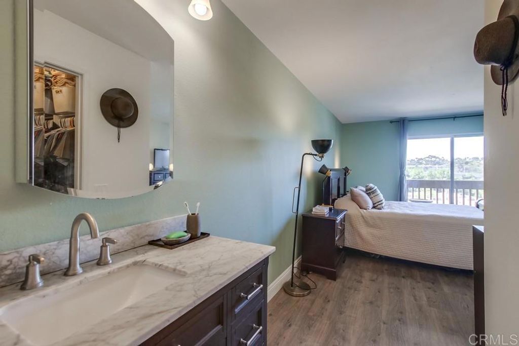 listing image 130721760616079738548