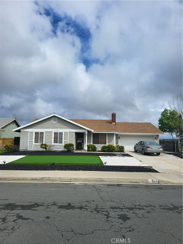 Photo 1 of 18 of 625 S Iris Avenue house
