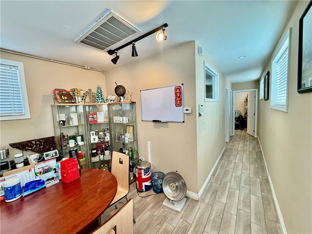 5608 Rosemead Boulevard