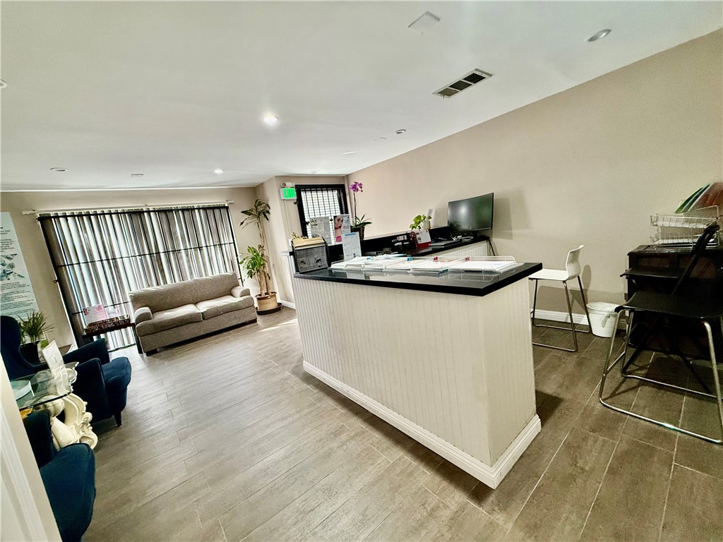 5608 Rosemead Boulevard