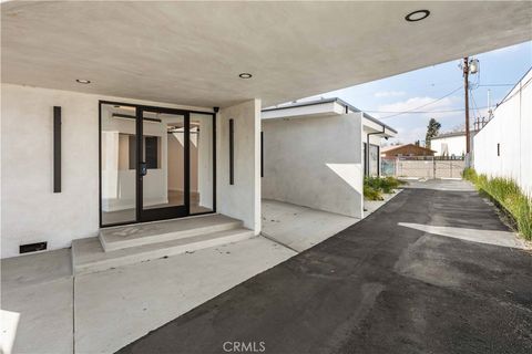 Photo of 8809 Sunland Boulevard, Sun Valley, CA 91352 (MLS # SR25039379) Photo of 8809 Sunland Boulevard, Sun Valley, CA 91352 (MLS # SR25039379)