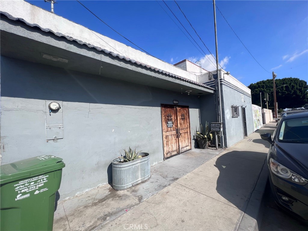 121 W E Street