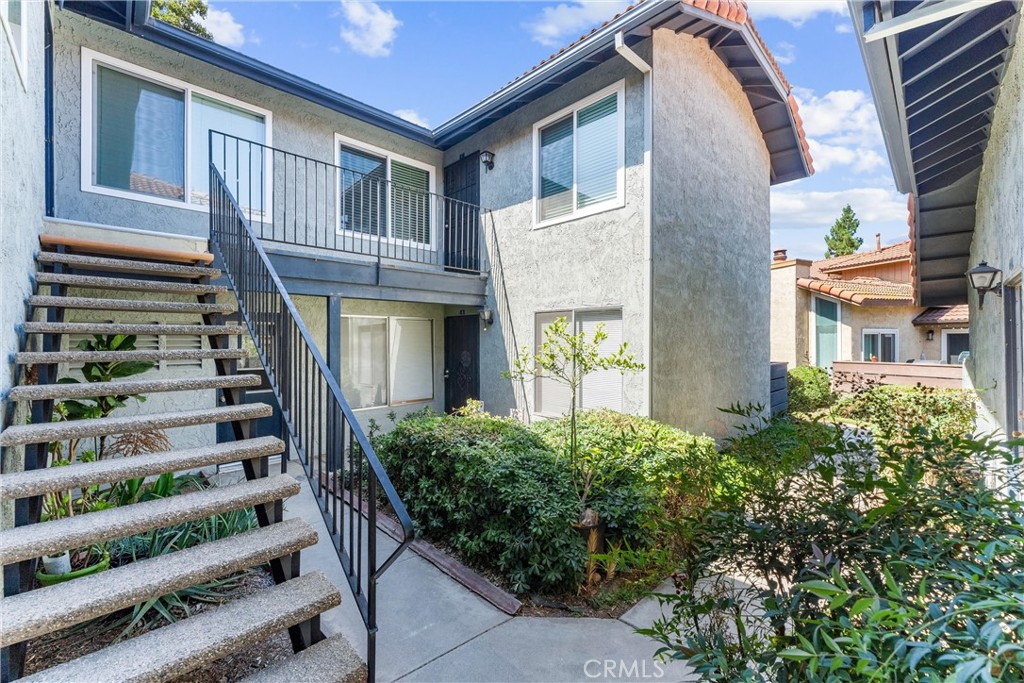 View Corona, CA 92882 condo
