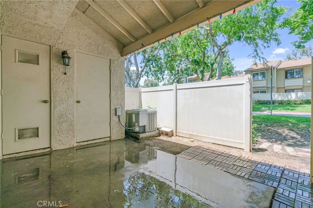listing image 130728098290333656703