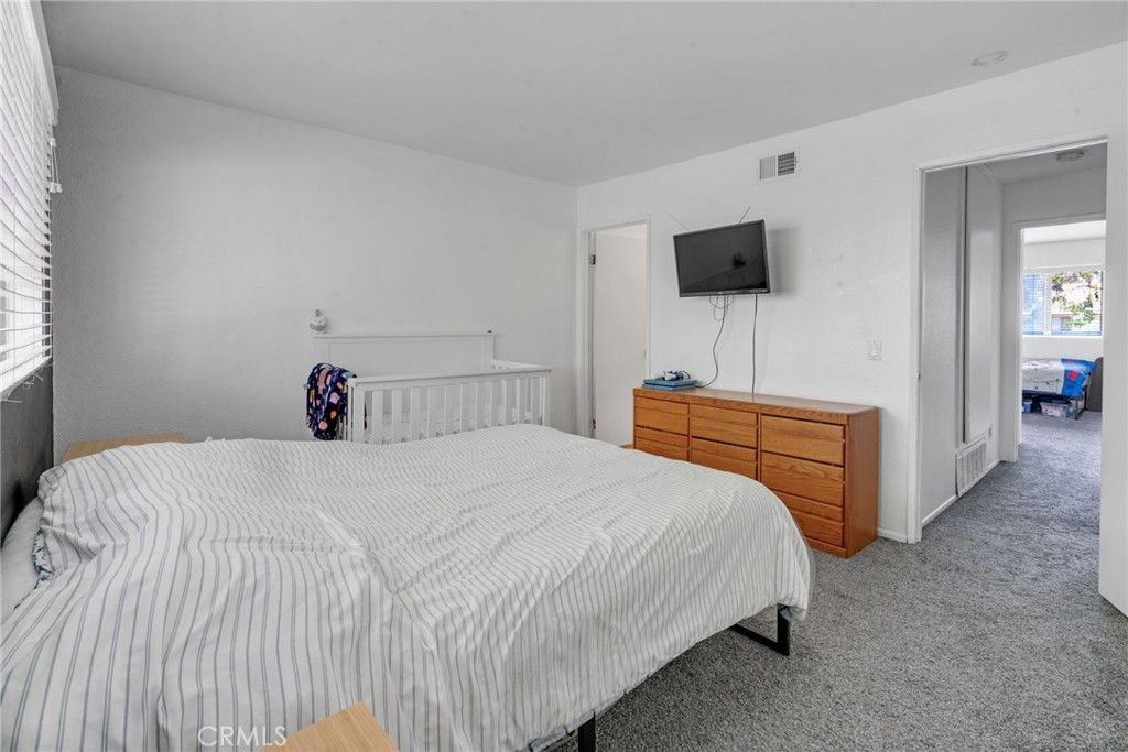 listing image 130726398146577517983