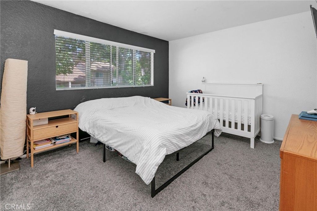 listing image 130729750327156690717