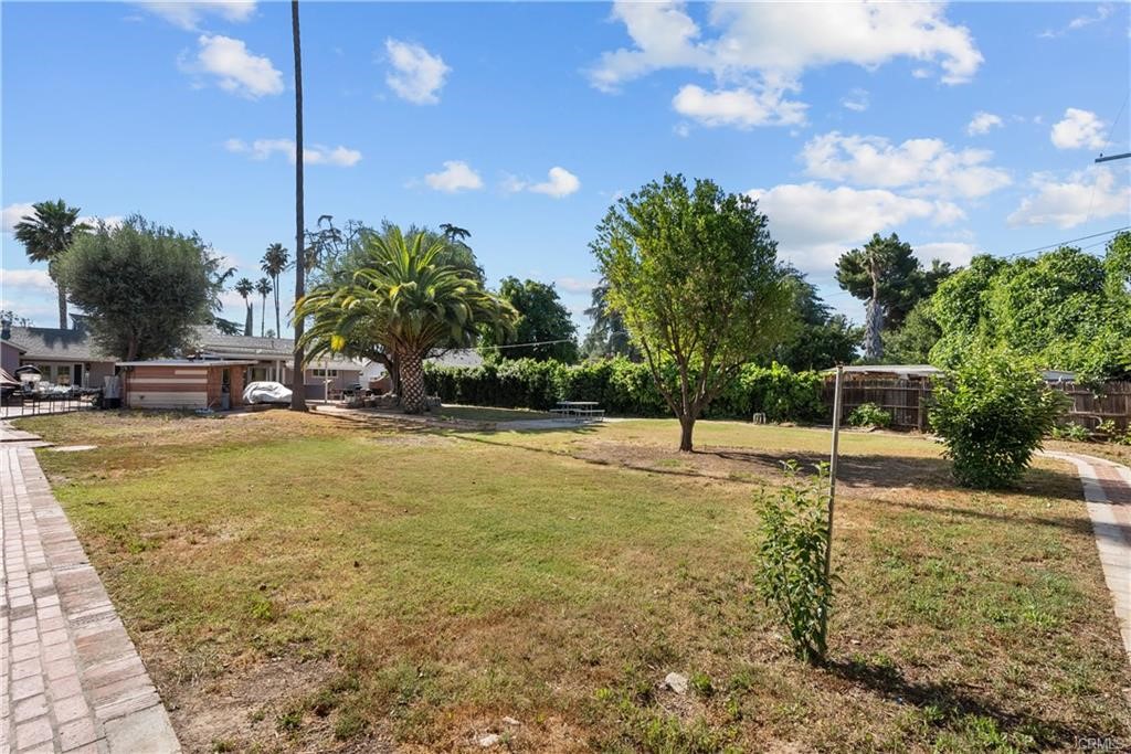 Properties 2 6520 Shoup Avenue