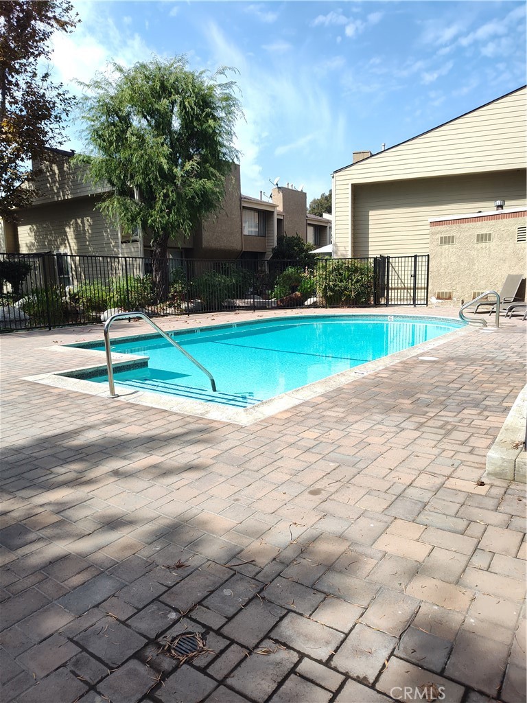 5431 Twin Lakes Drive