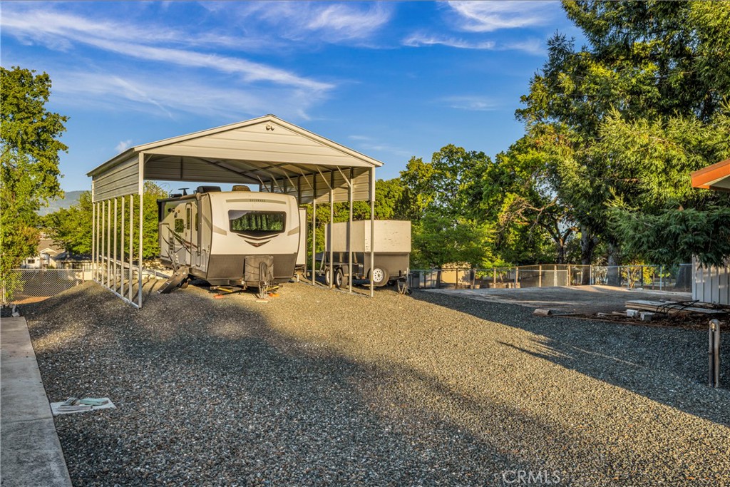 Photo 5 of 46 of 4400 Oak Avenue mobile home
