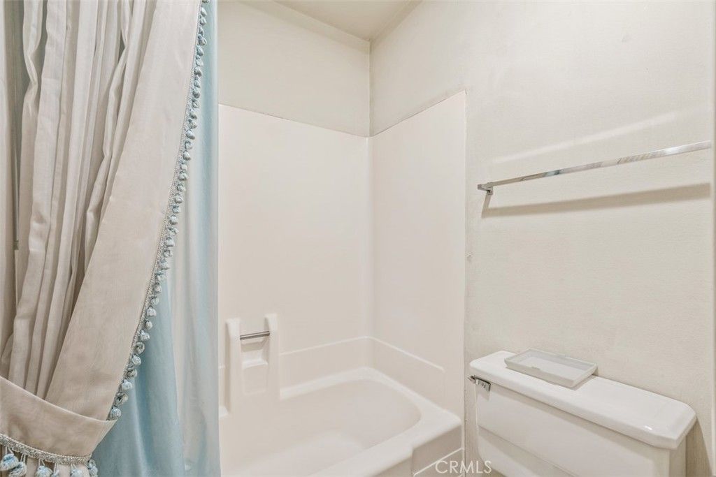 listing image 130726214885660902161