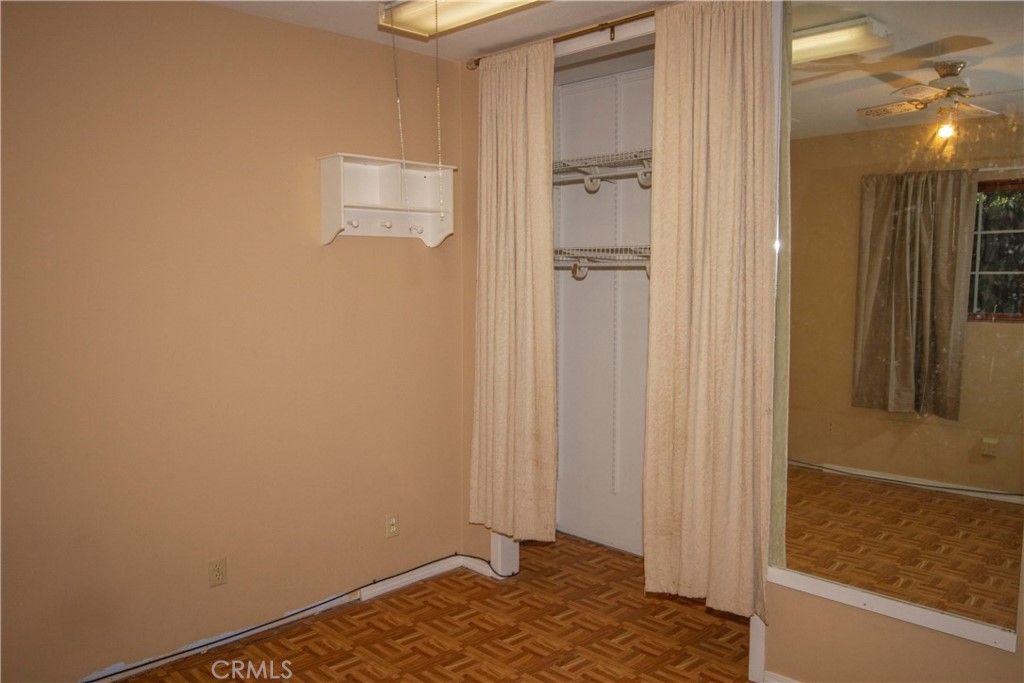 listing image 130724507193805605849