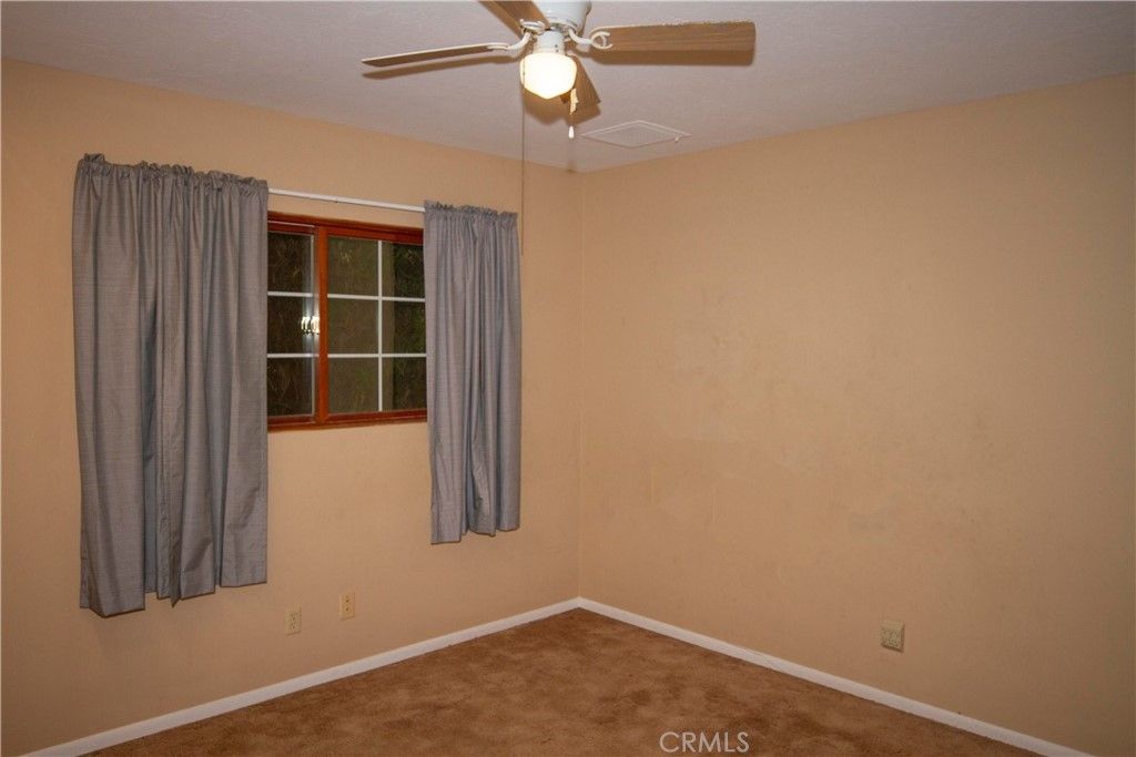 listing image 130725601752582081856