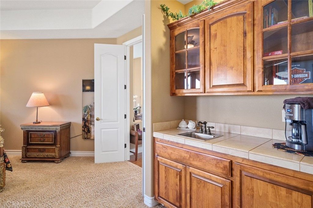 listing image 130720876046075885805