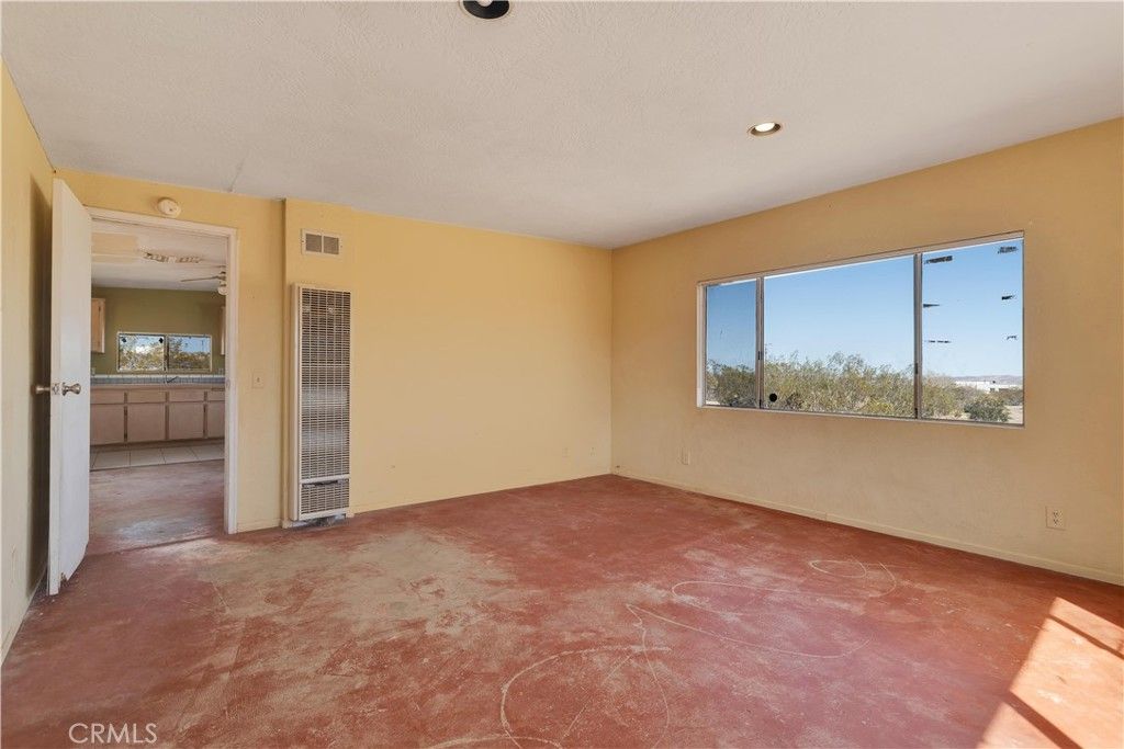 listing image 130728945537255506705