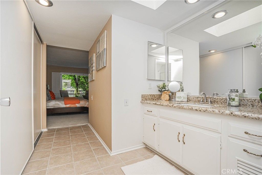 listing image 130726082704867124323