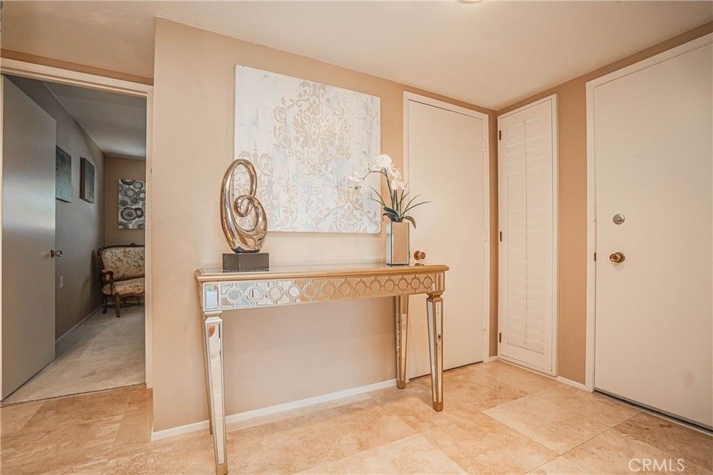 listing image 130722508425047788350