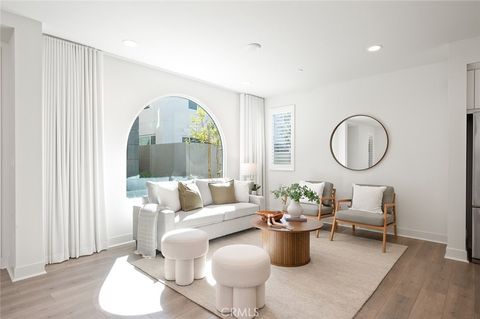 161 Tenor Irvine CA 92618