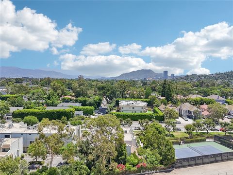 A home in Studio City