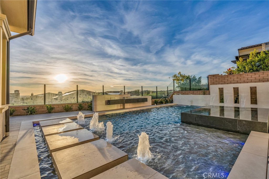 ,Bella Vista - Residential