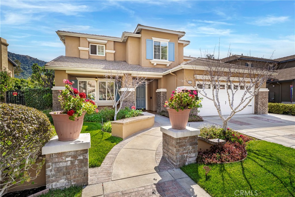 16 Mountain Laurel Way