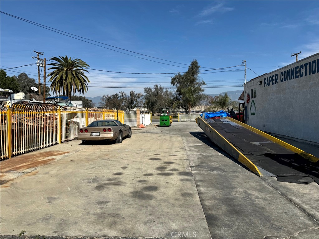 1557 W Rialto Avenue