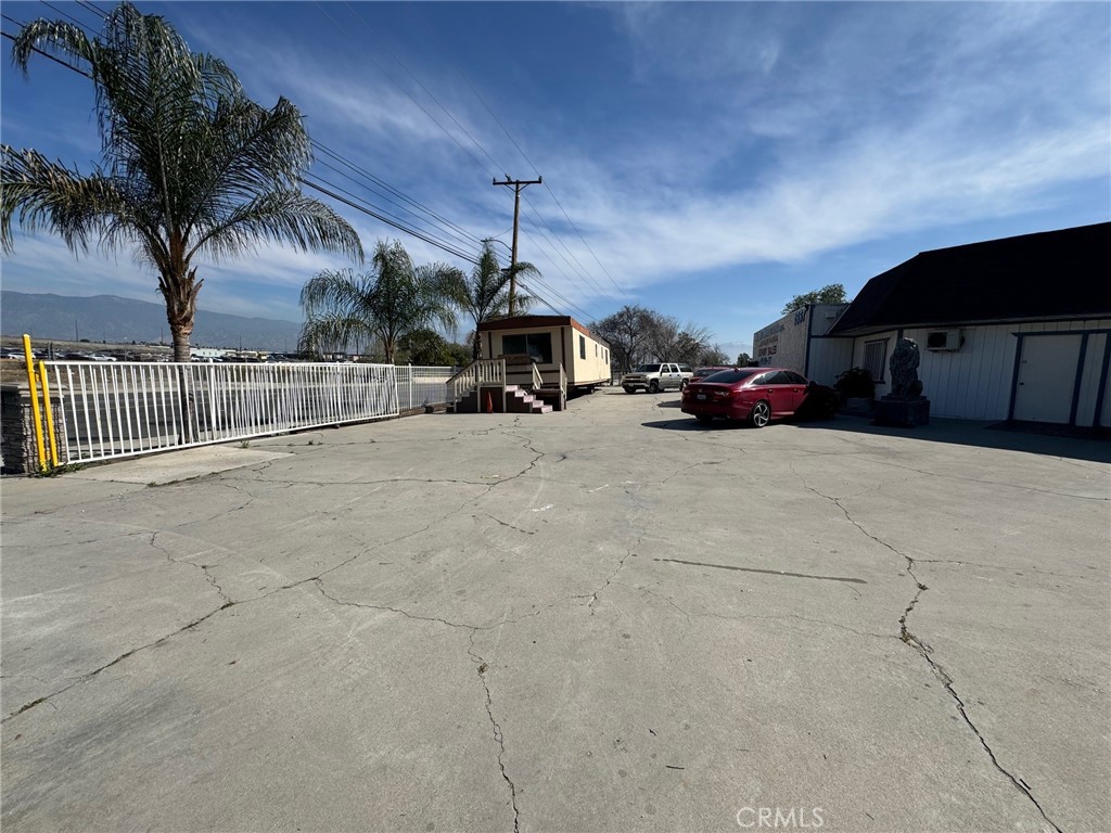 1557 W Rialto Avenue