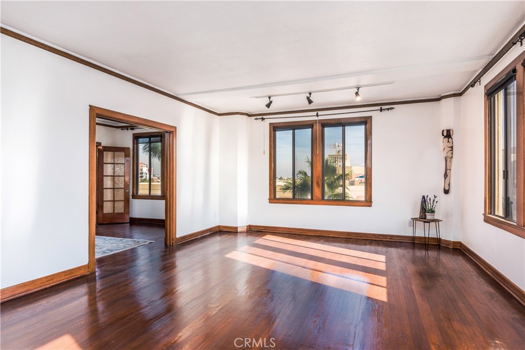 315 W 3rd Street 605