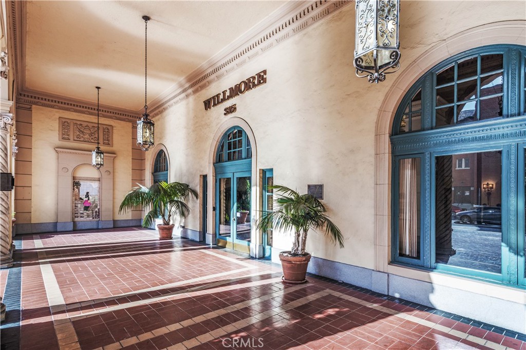 315 W 3rd Street 605