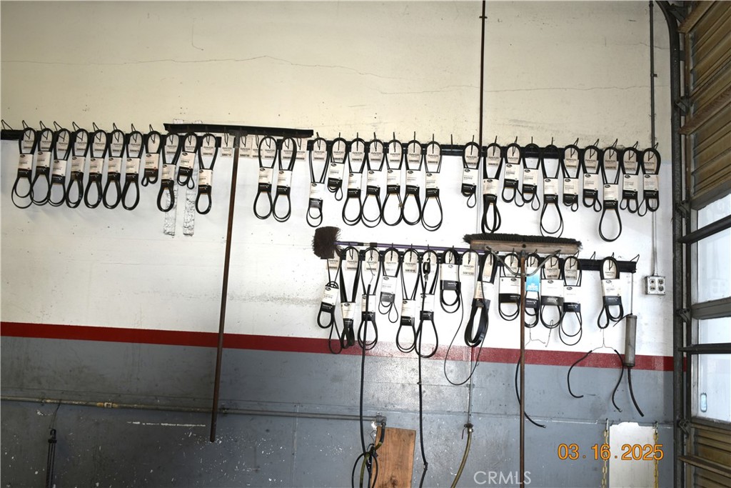 51 Auto Center Dr 27