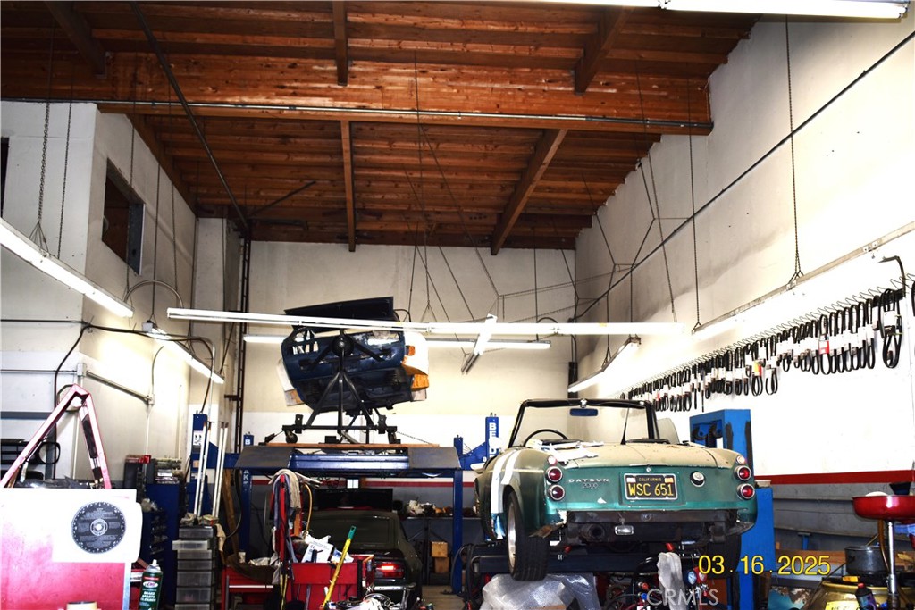 51 Auto Center Dr 27