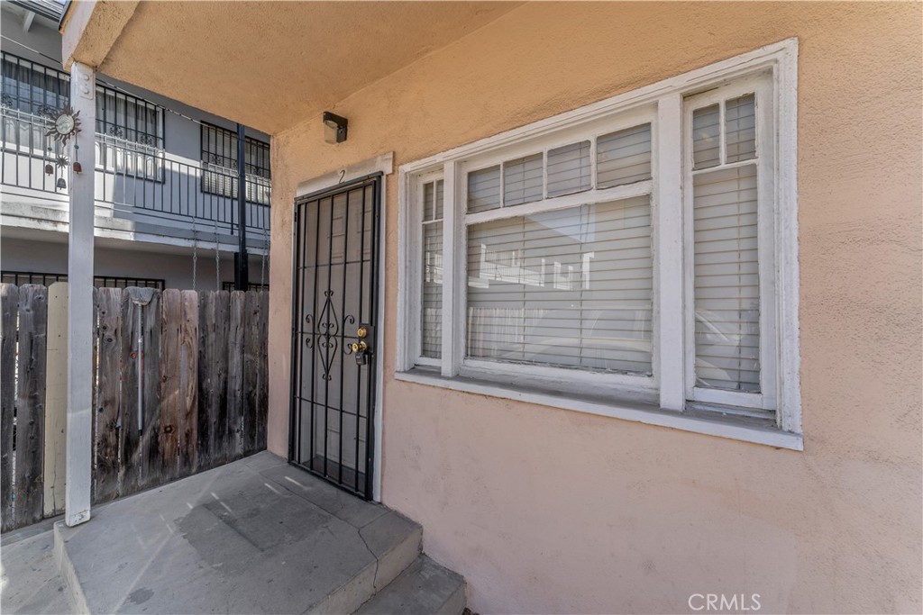 758 Cerritos Avenue