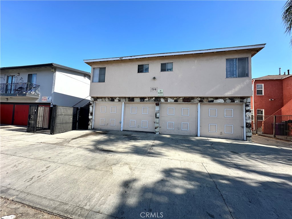 758 Cerritos Avenue