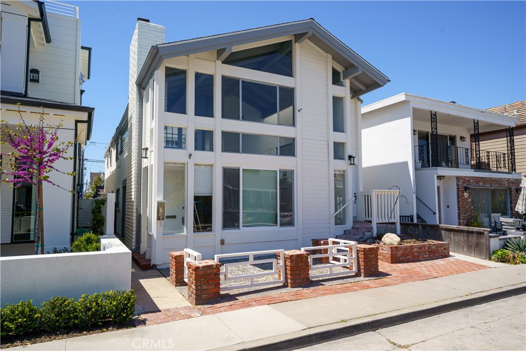 View Newport Beach, CA 92662 multi-family property