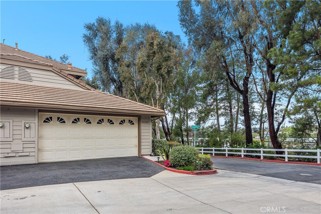 26222 Glendon Lane