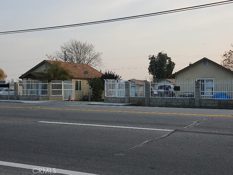 Great Opportunity to own 8 units in one lot. New windows, doors, kitchen, bathroom, kitchen, electrical, plumbing and insulation. They are all single story individual units. Total of 7 units 1 bedroom 1 bath each plus a separate house with a 2 bedroom 1 bath house. The units has a Laundry Room on the property and plenty of parking. Great Opportunity to own units in Bakersfield