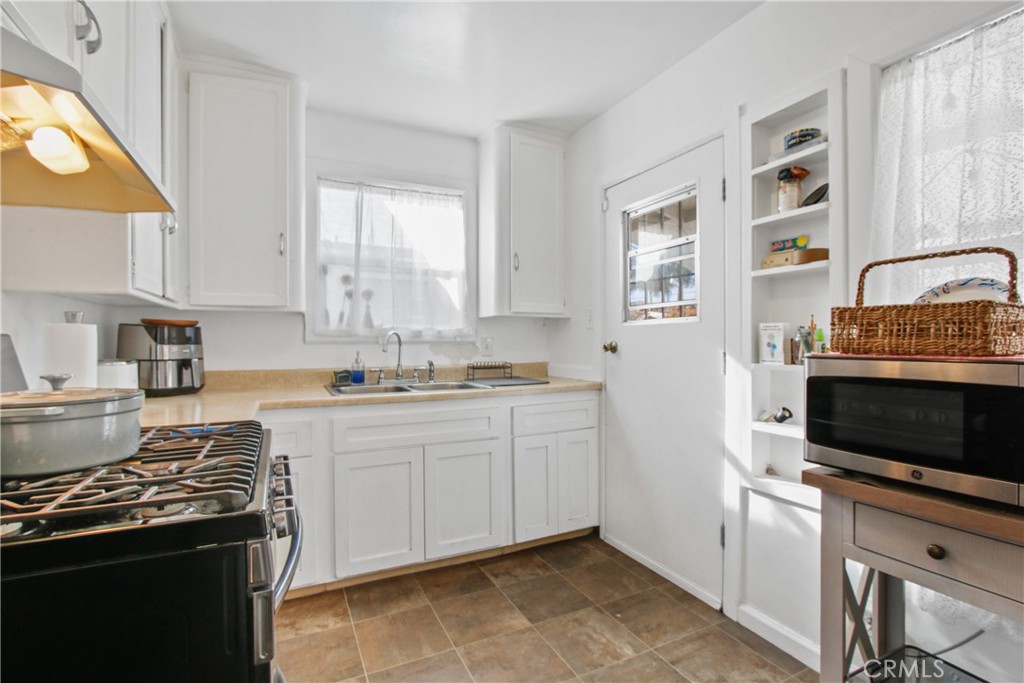 13027 coldbrook avenue