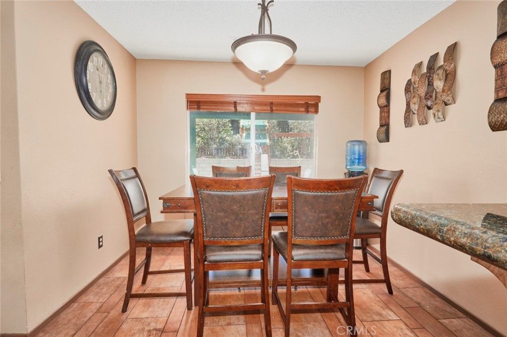 listing image 130722926029632981298