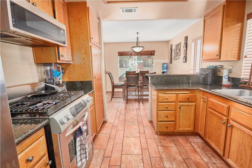 listing image 130721272820711215963