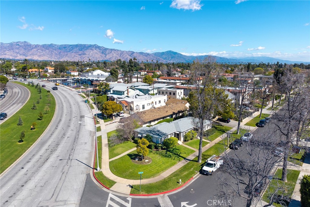 Properties 4 100 E Huntington Drive