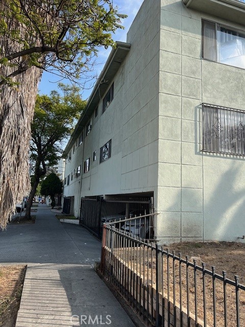 Properties 2 1184 N Berendo Street