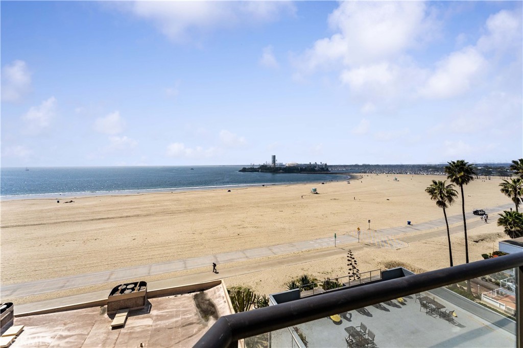 1230 E Ocean Boulevard 702