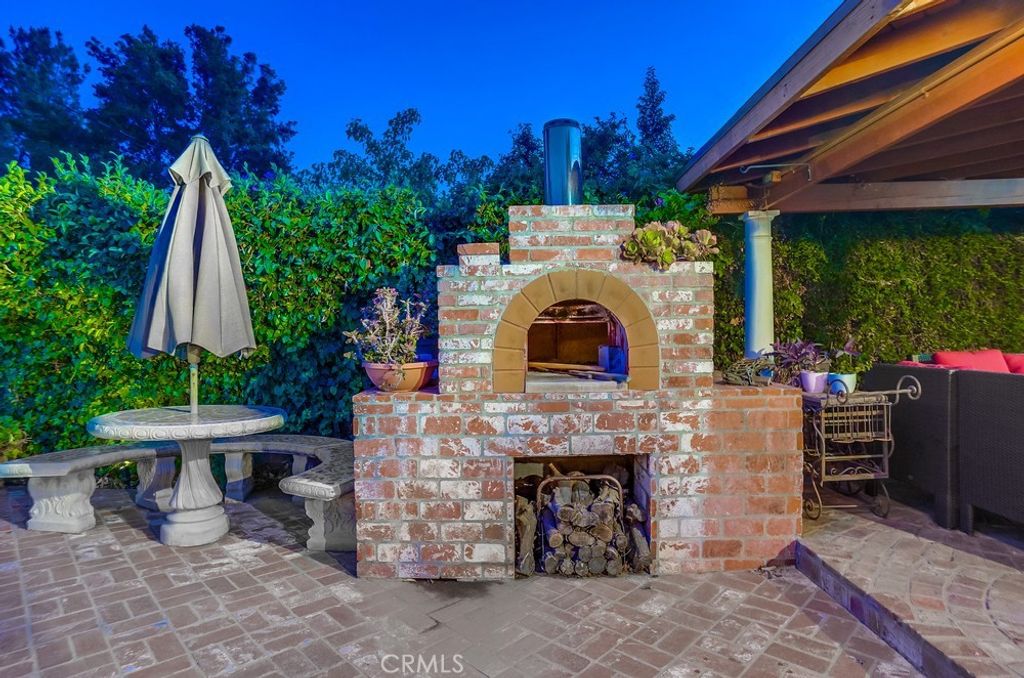 listing image 130729737802305015472