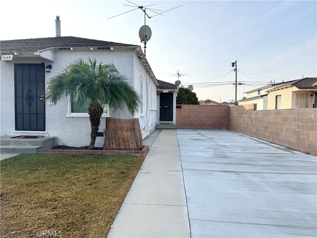 Properties 1 1638 E Plymouth Street