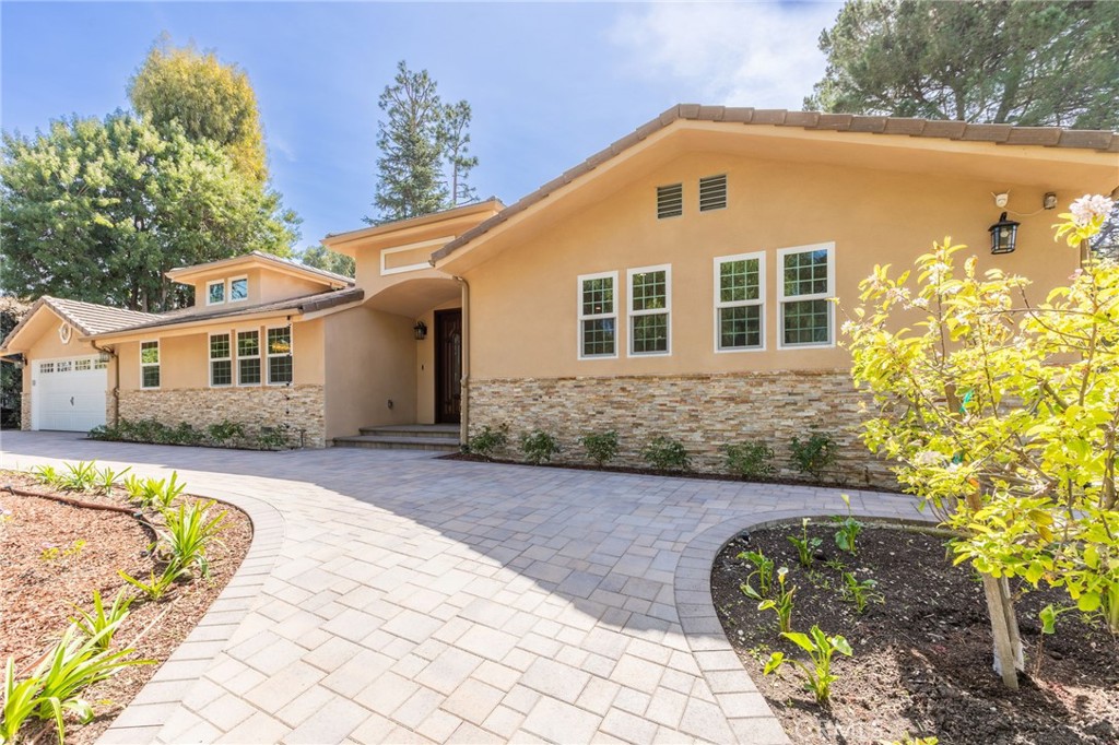 4 Singletree Lane