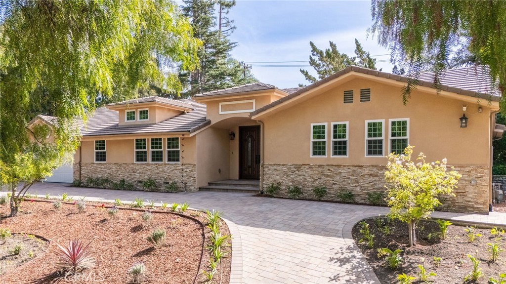 4 Singletree Lane