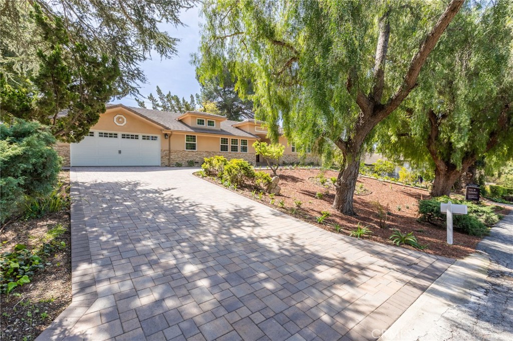4 Singletree Lane