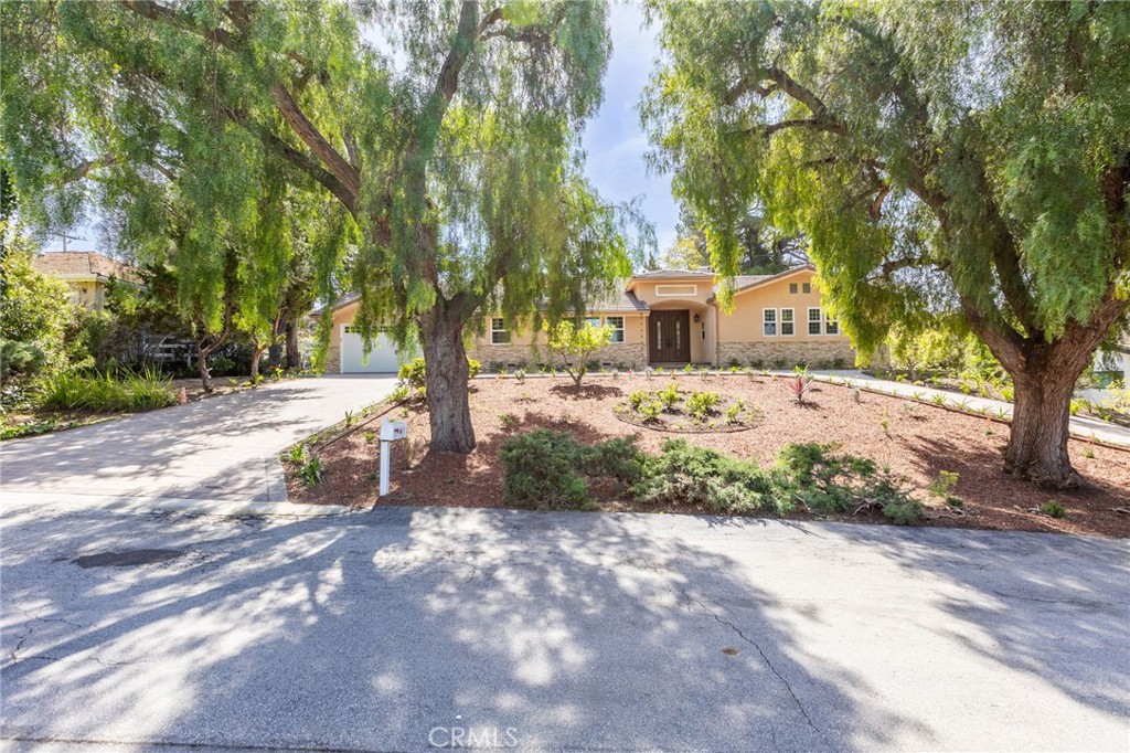 4 Singletree Lane