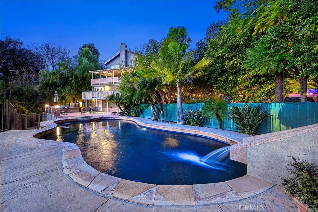 listing image 130729297005938691789